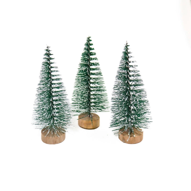 Fenyőfa dekoráció zöld havas 6 cm fatalpon 359012