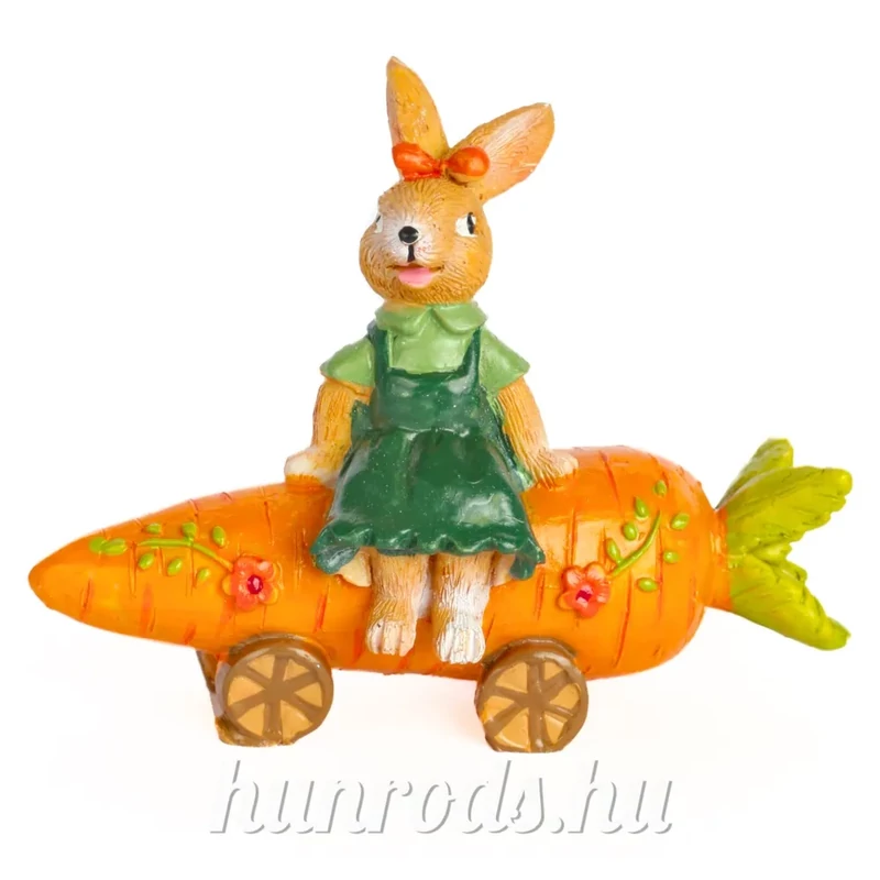 Húsvéti nyúl dekoráció sárgarépán polyresin 10x13 cm HUAM115918