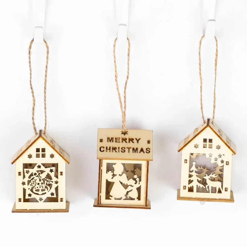 Fa ház LED lámpás 3 féle mintával Merry Christmas felirattal 7x5 cm akasztóval 1 db LN113792