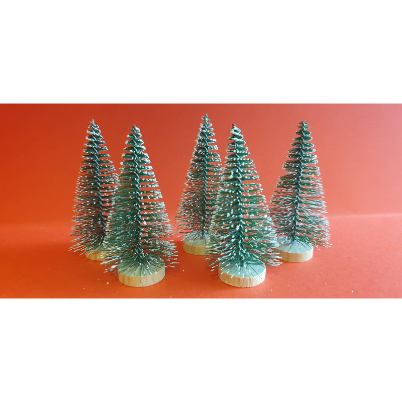 Fenyőfa dekoráció zöld havas 6 cm fatalpon